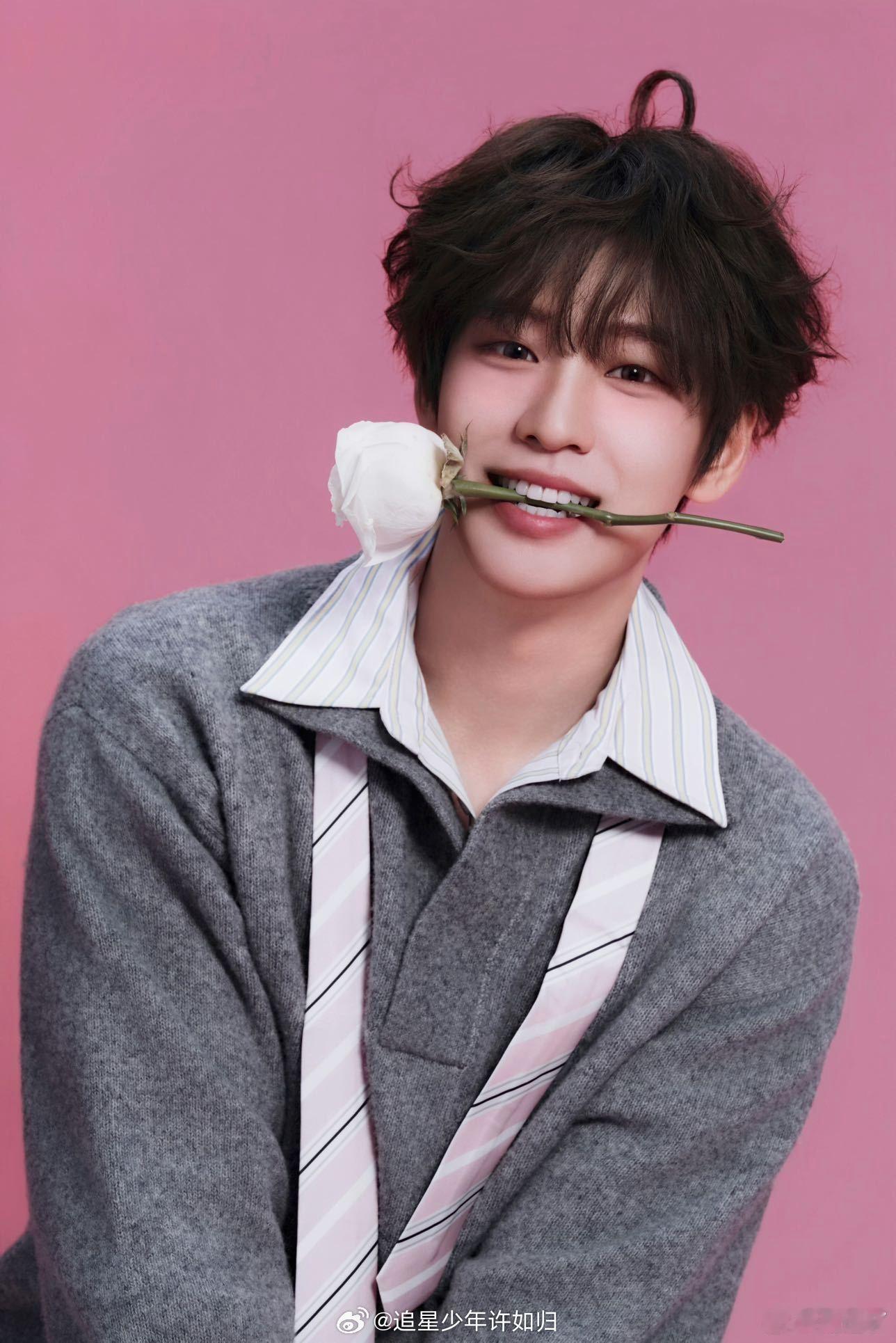 余景天和杜华过情人节 余景天情人节双喜临门：官宣加盟乐华娱乐➕全新EP先行曲《R