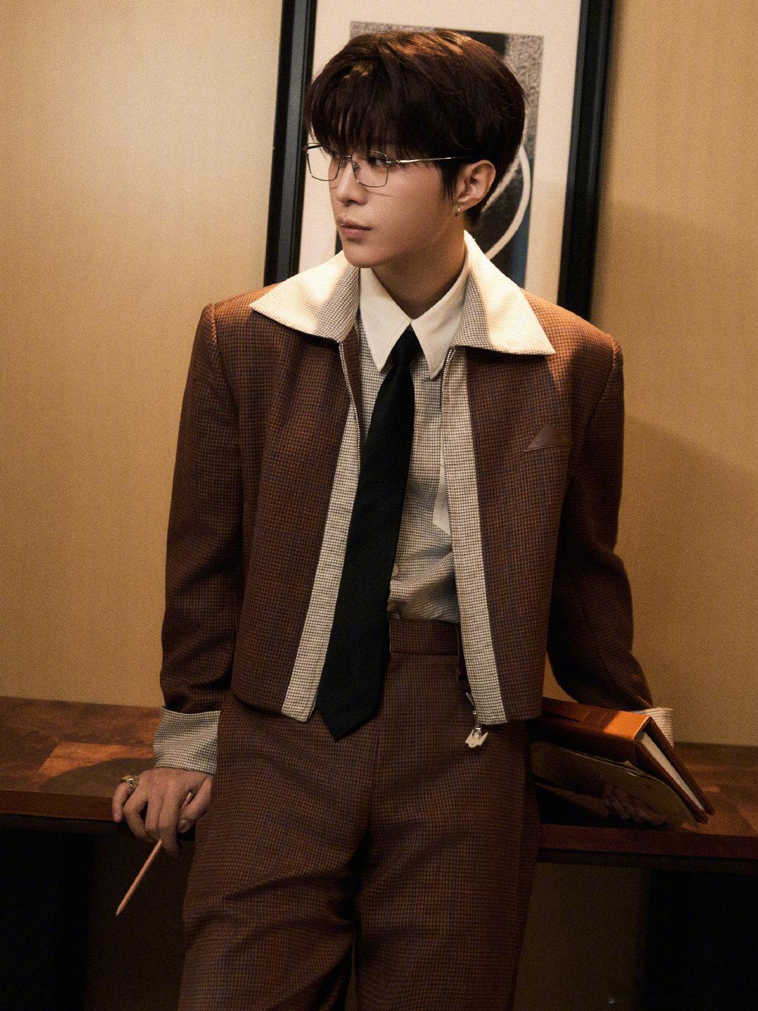 范丞丞演我E人攒钱 范丞丞这段真的精准戳中E人的心巴！收益到账不偷偷开心，反而叫