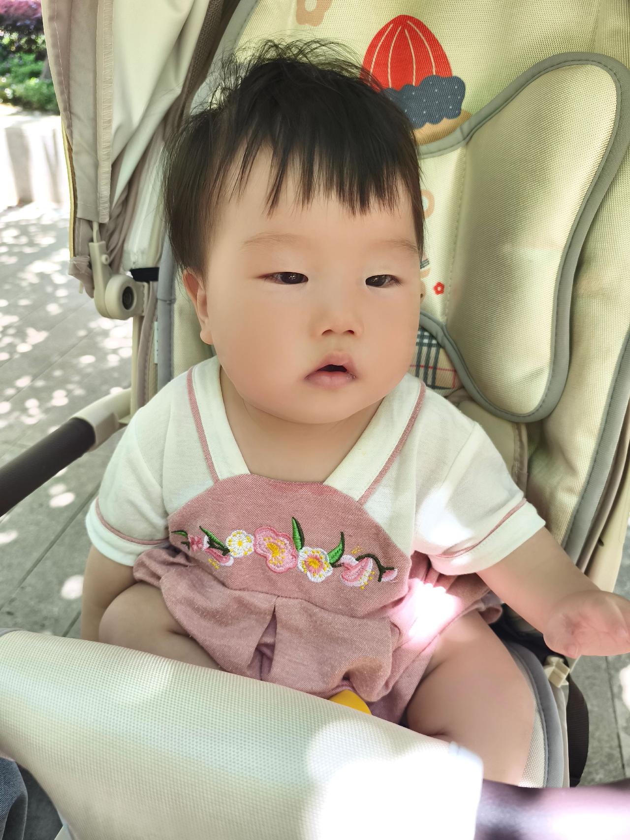 时间过的快吧，晚晚已经八个月了，偶尔还会叫爸爸妈妈了呢！