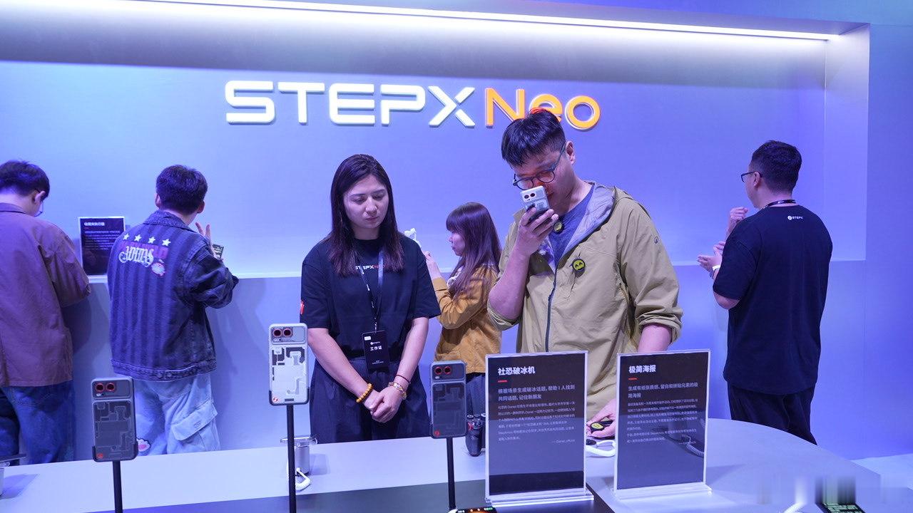 AI时代的入口还是App吗现在的科技圈一打上 AI 标签就容易变味。说实话，以前