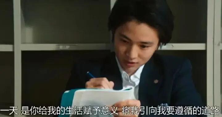 成年人的分裂：哭完张雪峰，又大赞张雪