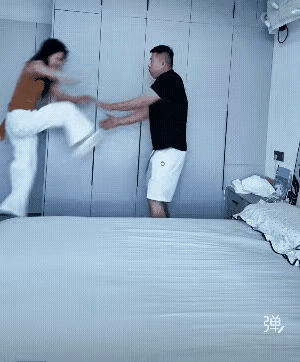 这下知道谁是家里老大了吧[呲牙][呲牙]
