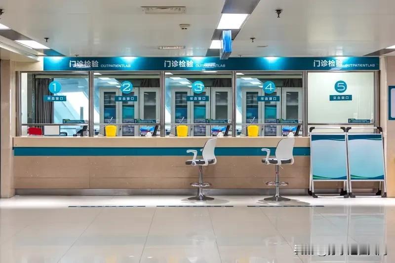 2025年医疗圈仿佛在经历一场大地震，全国已有766家医院破产，快追赶上去年全年