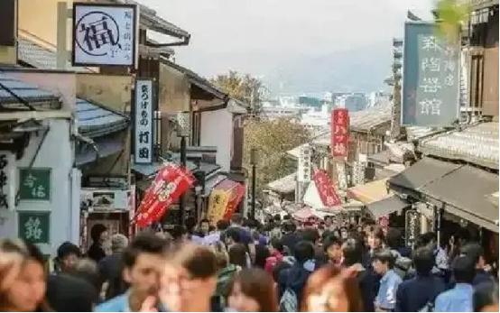 中国乒协一纸名单甩出来，名古屋亚运会的账咱们算得明明白白——去，是用金牌砸烂小日