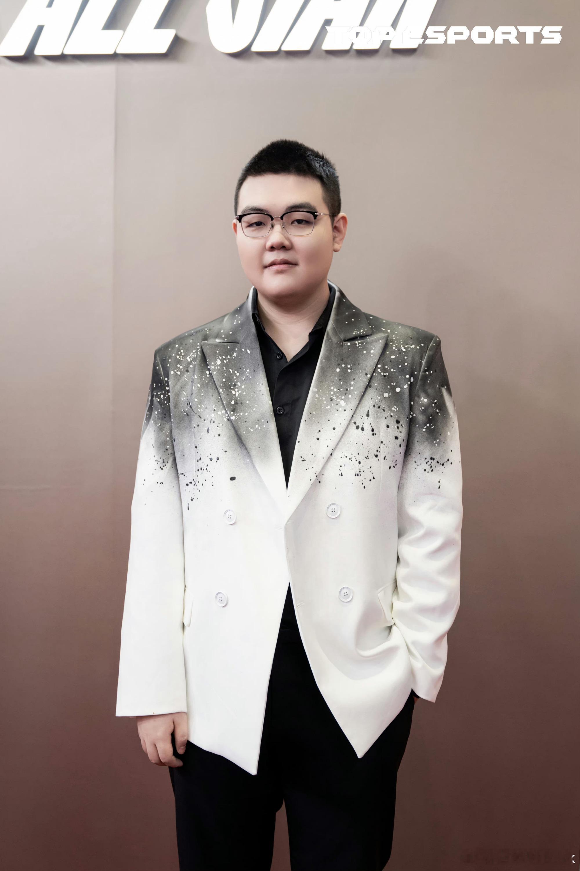 坏了啊，Zuian签证未通过，暂时无法去美国，369加入TES首发名单[允悲][