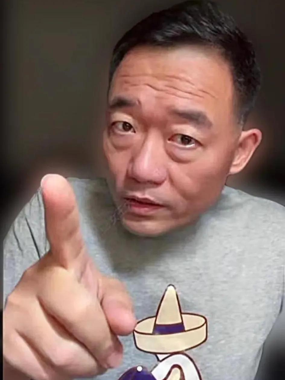 德云社郑好怒斥曹云金蹭流量！昨天郑好老师直播时表示：我刚刚看见曹老师发视频说有人