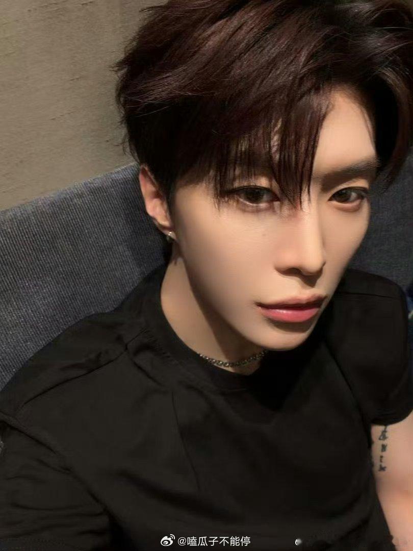 范丞丞粉丝给奔跑吧排字 