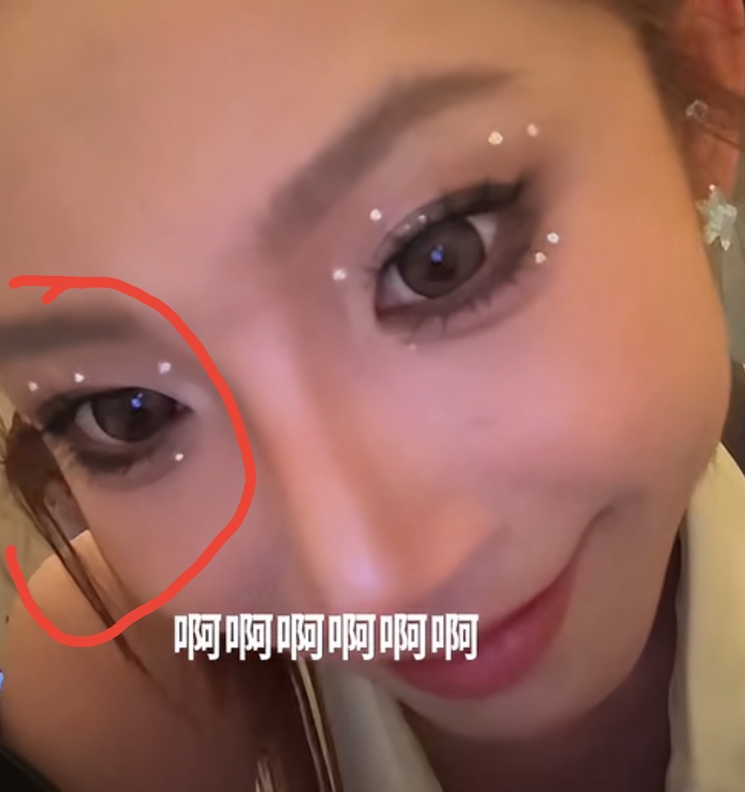 娇妹后面那人有点像柏秋？看视频里声音，还有皓晨和菲宝，最近吴柏秋、娇妹、菲宝之间