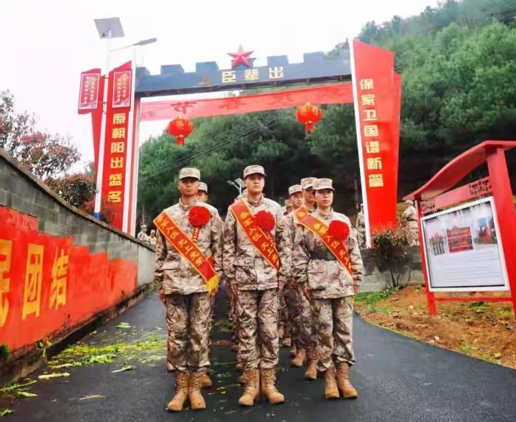 不爱红装爱武装！“功臣村”仅41户人家，先后有23位村民穿上军装，累计立功受奖9