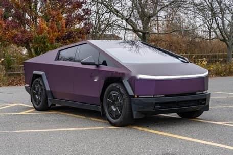 特斯拉皮卡，这是2024年在饿迈瑞啃上的牌，跑了两万英里，此车要价6.1万美元~