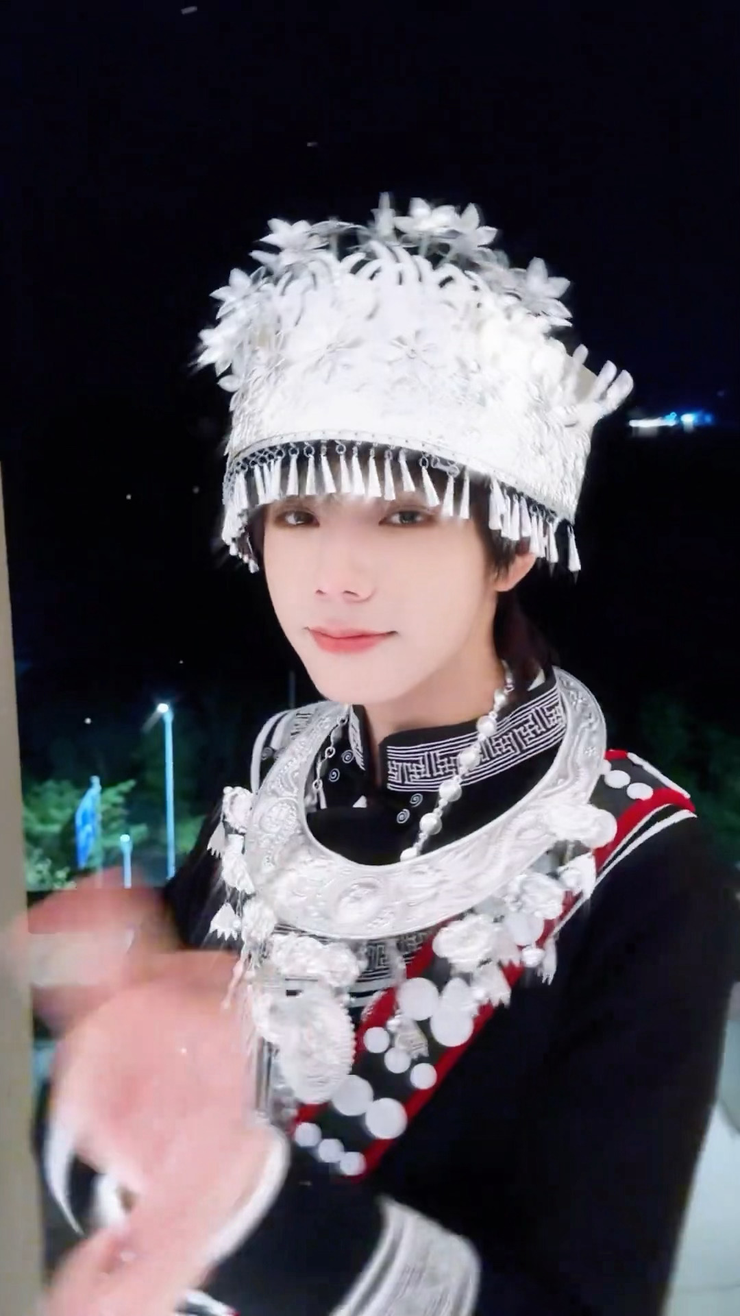 王橹杰弥渡山歌苗族少年变装王橹杰