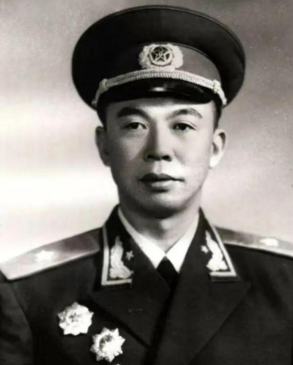 1967年底，曾雍雅申请调离西藏，周总理亲自批准，然而没过多久毛主席说：“张国华