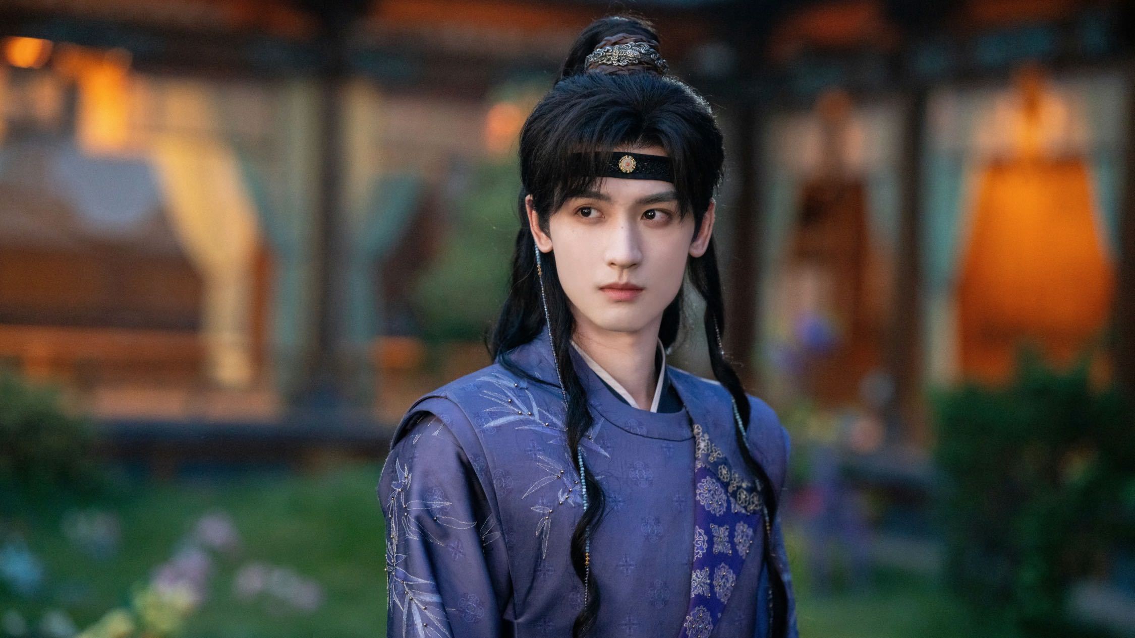  古装轻喜与玄幻悬疑的双重赛道， 稳稳驾驭！薛和煦的腹黑狡黠藏在喜剧表象下，金十