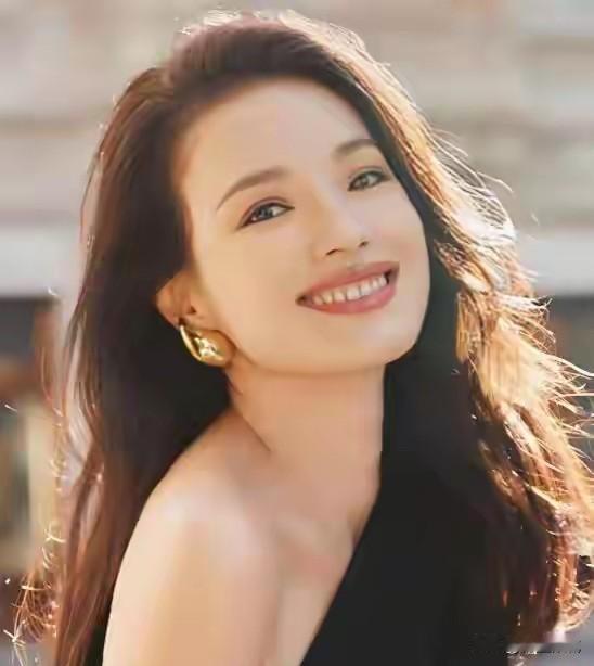 我老公说她好看
我周围很多人都说她长得不好看
关于舒淇
男人和女人的审美不同吗人