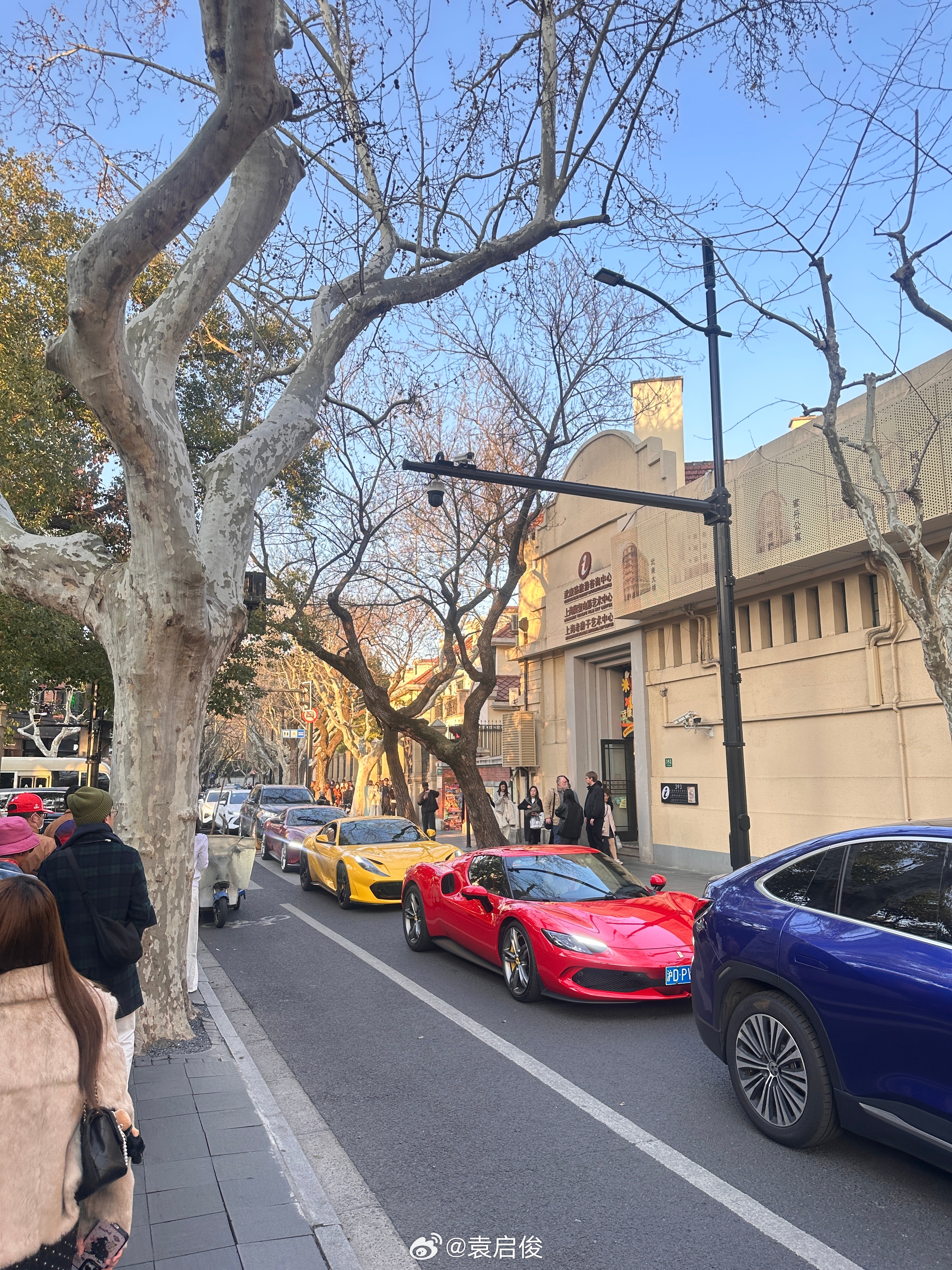 如今上海街头的豪车能见底，我目测已经全面超越香港了～ 