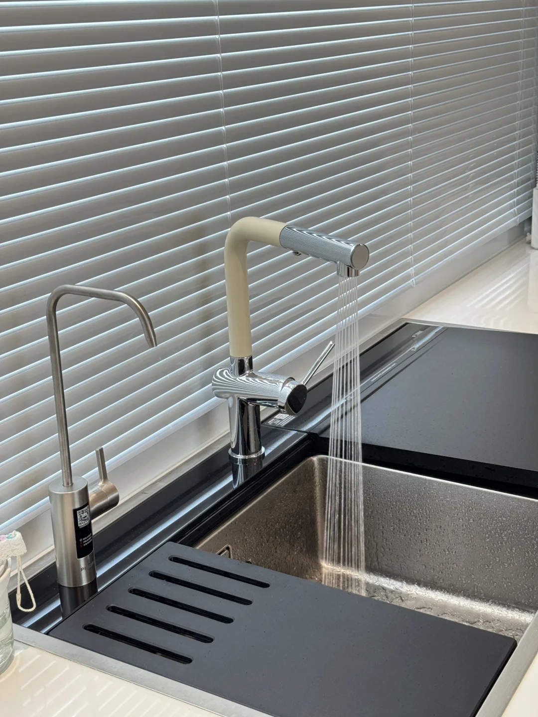 换了个水龙头厨房更美了！