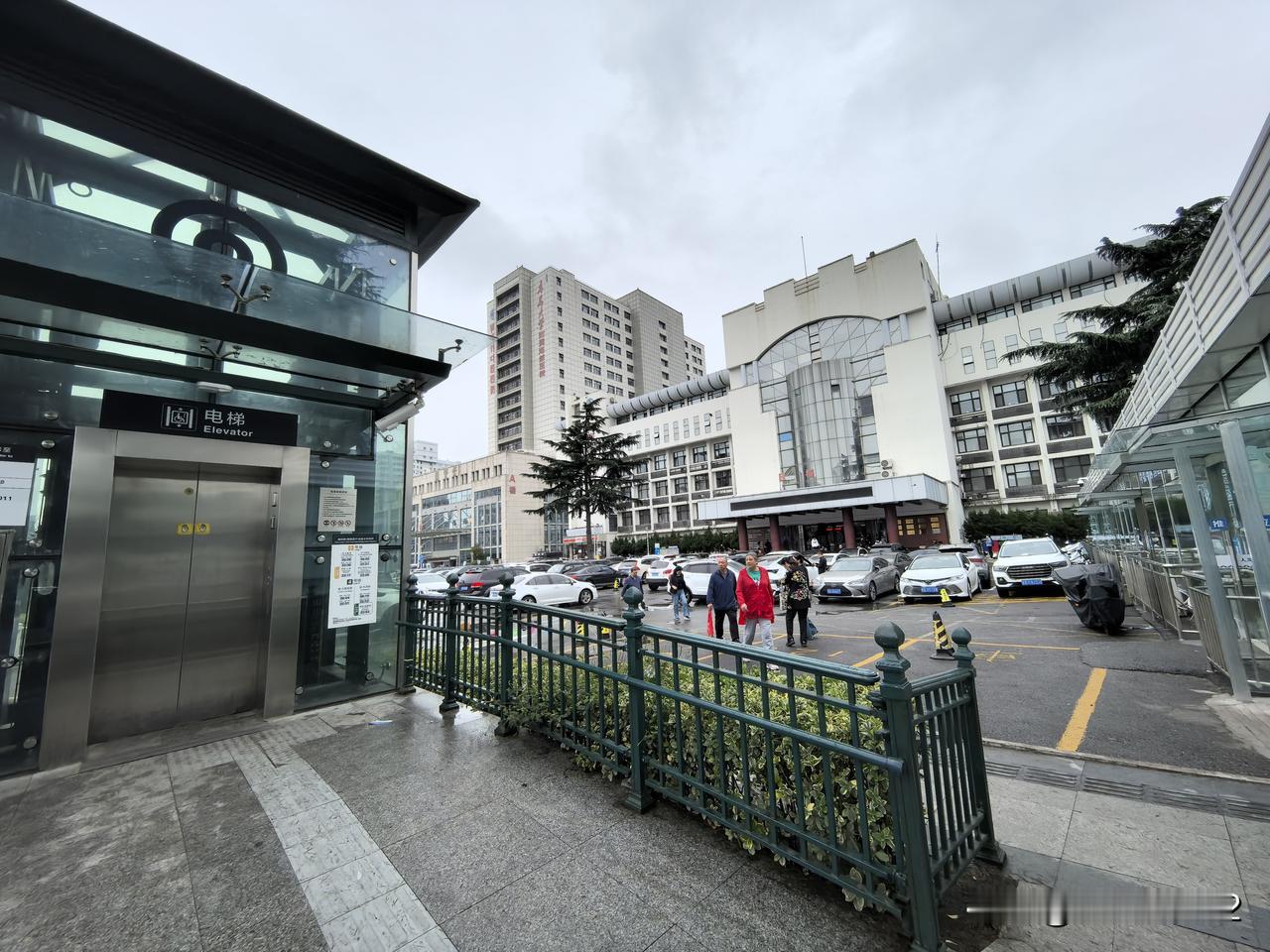 海泊河早市怎么走最便捷？哪个时间点去最好？分享我今天的亲历体验。今天早晨8点从家