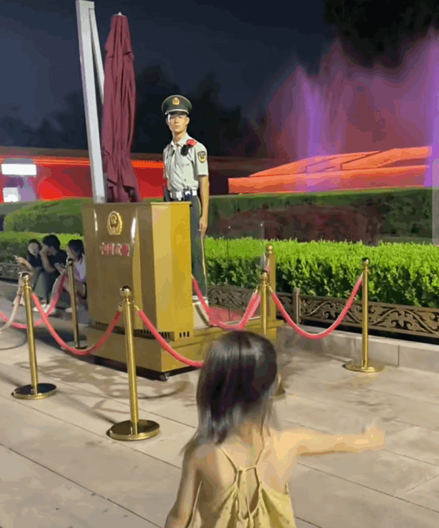 无论什么时候，军人是最受人崇拜🤩🤩🤩天安门广场军人