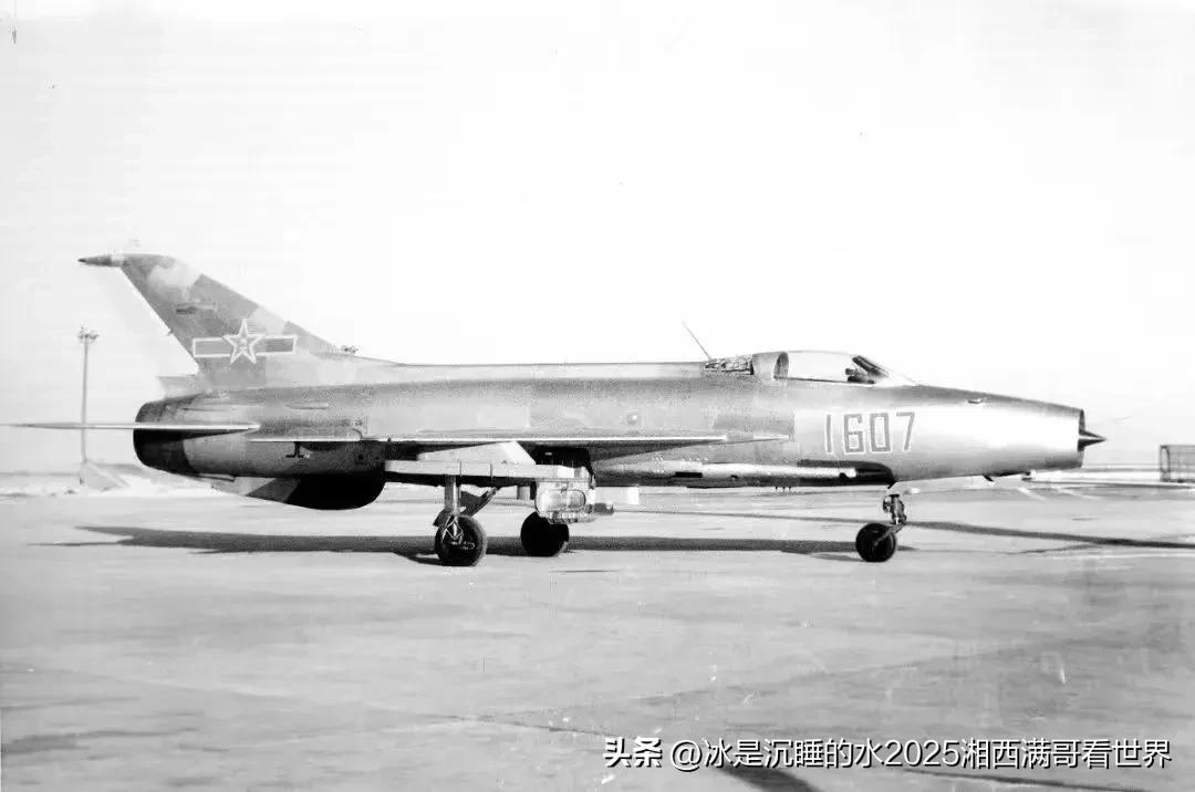 1966年1月17日，歼-7首飞成功，试飞员葛文墉，开启了一个传奇故事。作为70