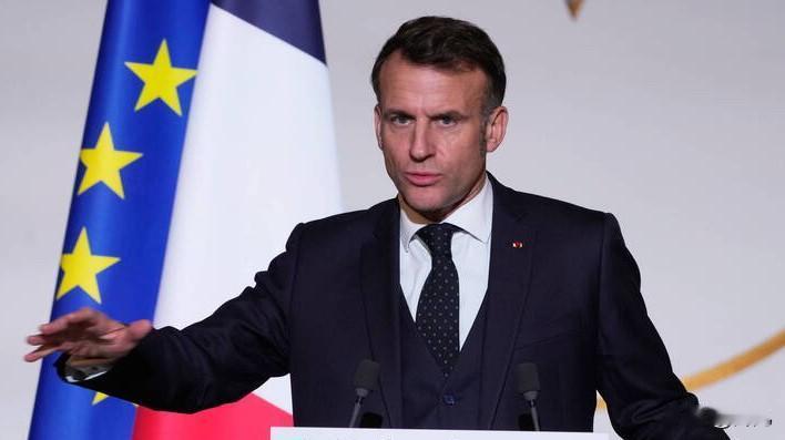 厉害了！马克龙呼吁欧盟因为格陵兰岛问题硬刚特朗普、反制美国增加关税后，又直接拒绝