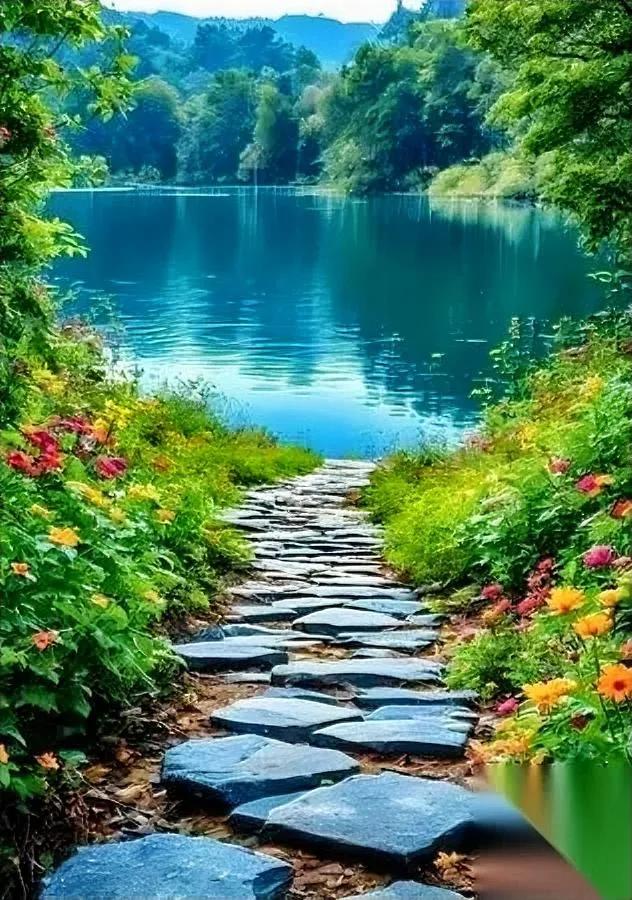 中年才懂：朋友真的靠不住

直到看清这三个现实…

人到中年会突然发现，所谓朋友