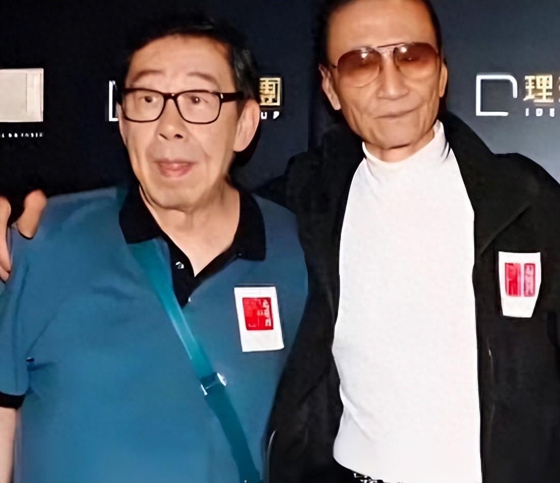 94岁胡枫突发重病进ICU，昏迷四天闯过鬼门关，露面亲自向所有人报平安。

香港