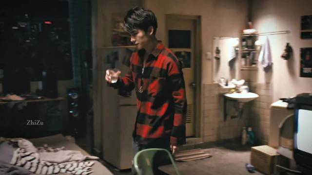 #杨洋陈都灵围读#
网传杨洋和陈都灵主演都市剧等风热吻你，如果是真的话是两人继左耳后的二搭合作，但双