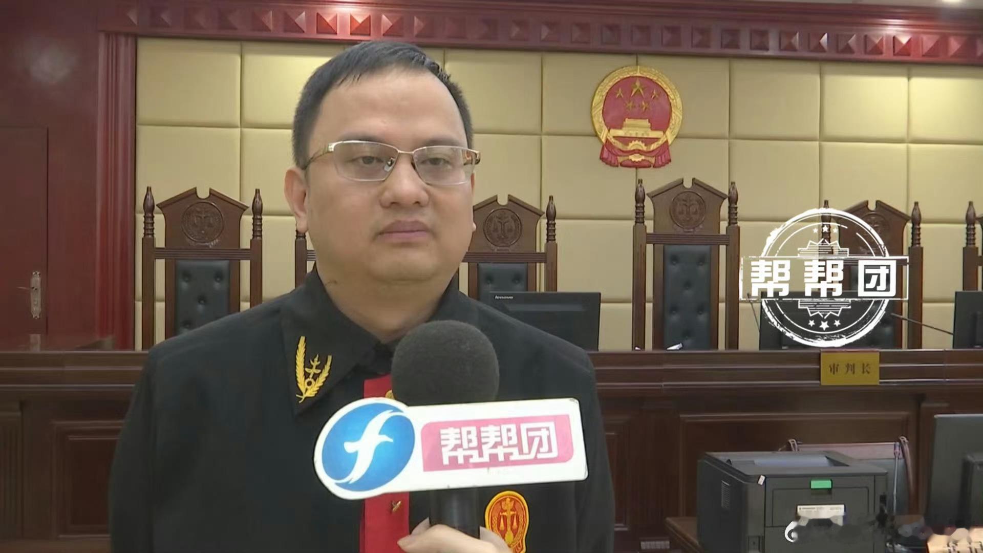#福建两男子销售假冒商标服装被起诉# 【销售假冒商标服装，两男子被提起公诉】在2