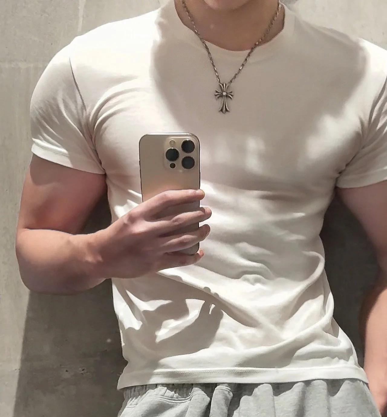 你的双开门冰箱～
想把自己放进冰箱 击中你的心脏 这还拿不下你 富有且慷慨 这都