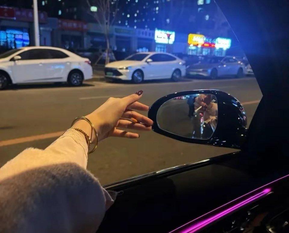 空空落落，又满满当当，昏昏沉沉，却又明明白白。 ​​​