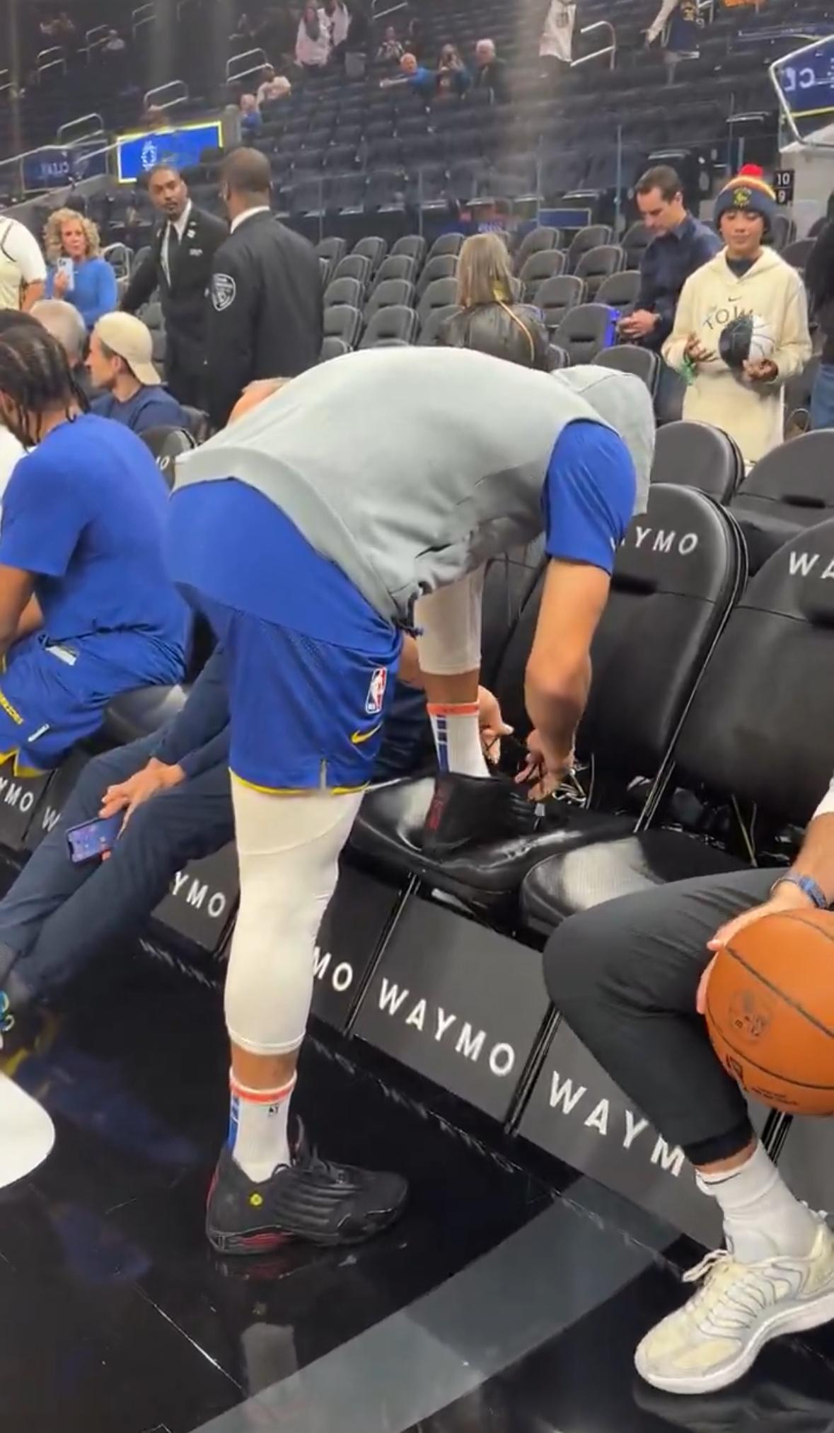 库里继续乱穿鞋今天，AJ14“最后一投” 