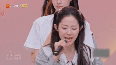 乌兰图雅找到万千惠也是找到宝了 万千惠在浪姐二公小考里的表现，像开了倍速的闪光点