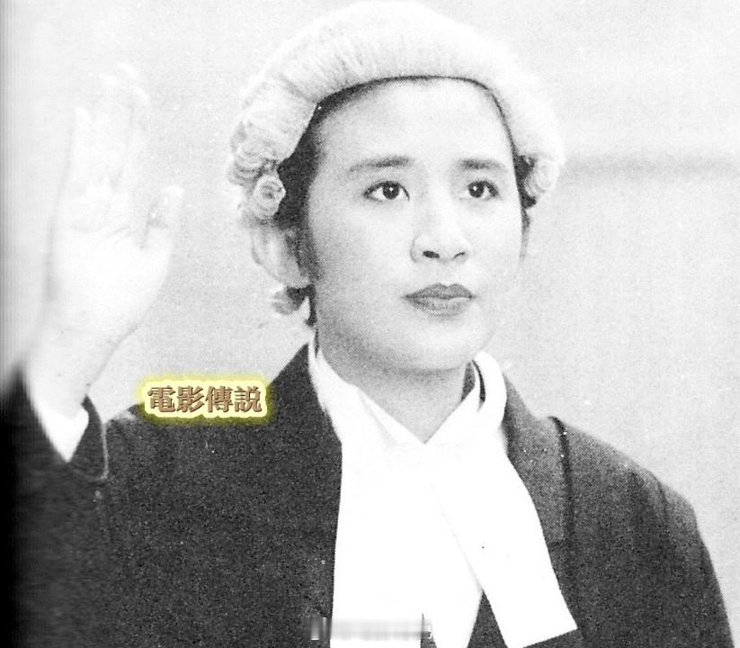 #電影傳說扫描# 1992年4月30日，《与鸭共舞》在HK上映，迄今32周年。这