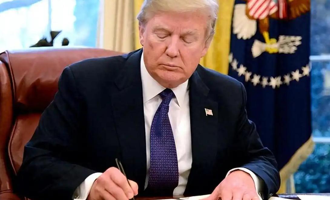 又加税？美国宣布对进口巴士征收10%附加税！

10月17日，特朗普大笔一挥，签