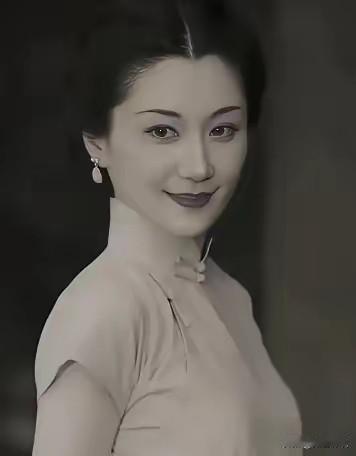 1930年，杜月笙的发妻沈月英，和表哥私会，云雨过后，她含泪嘱咐表哥：“你今天晚