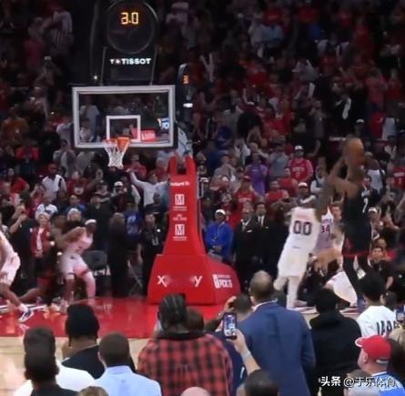 布克两天经历两重天，今天被杜兰特绝杀
太阳客场97-100不敌火箭，杜兰特用布克