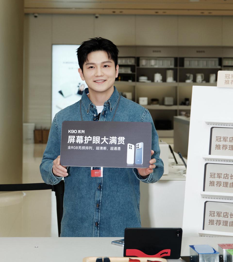 樊振东根本不需要用穿什么档次的衣服来证明自己！
作为当今乒坛顶级运动员，
就算出