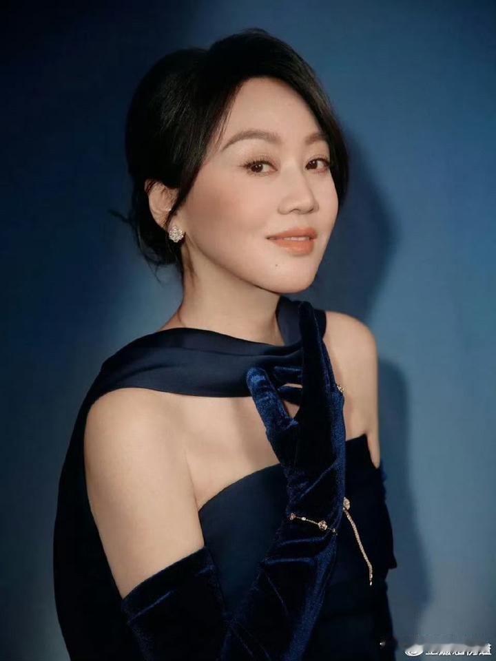 虽然我压刘亦菲，但是这次视后大热门基本上就在闫妮和宋佳之间，虽然刘亦菲有品质盛典