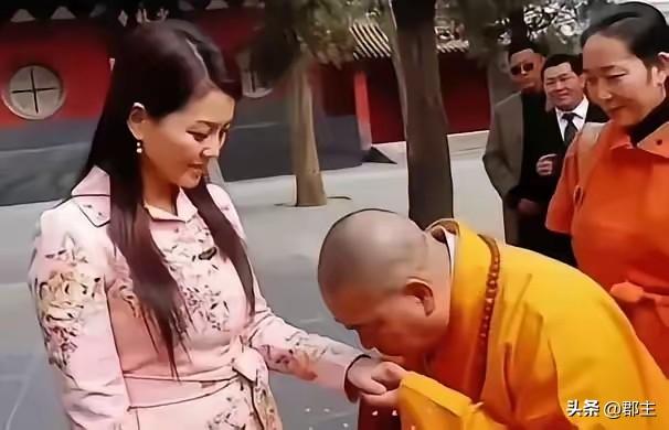 释永信的瓜总是觉得不可思议！情人传得比古代皇帝后宫的妃子还多，甚至还有一对一的对