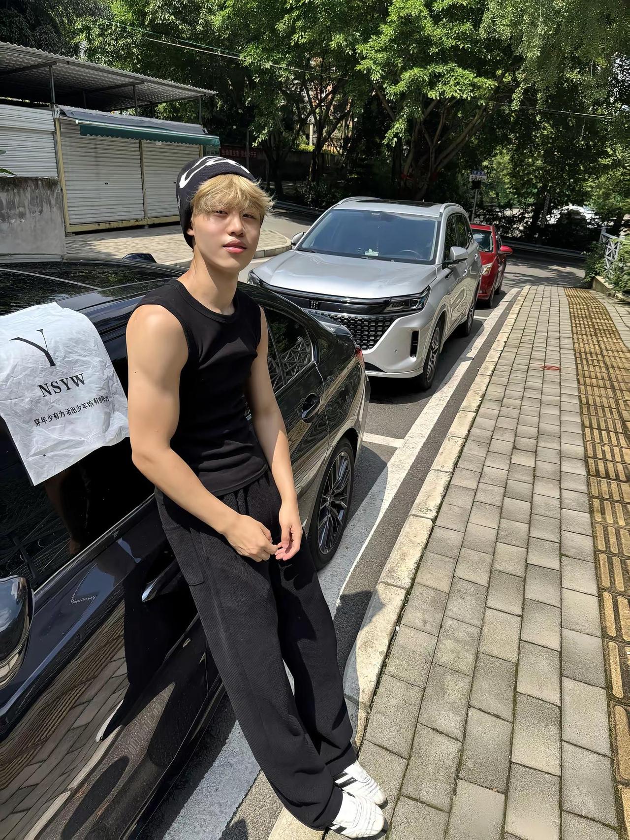 自信是男人最好的单品男生穿搭