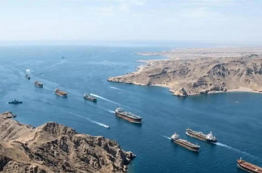 两艘中国油轮被拒绝通行，全世界都在看中方的反应，伊朗突然改主意了！
 
事情得从