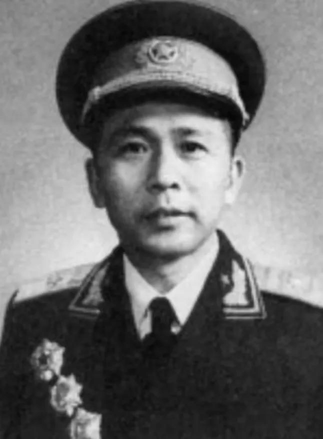 孟良崮之二：没有这次偶然，张灵甫能逃出升天吗？

1947年5月11日，张灵甫开