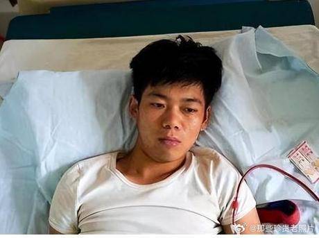 2011年4月，安徽17岁高中生王某（小王）为购买iPhone4和iPad2，通