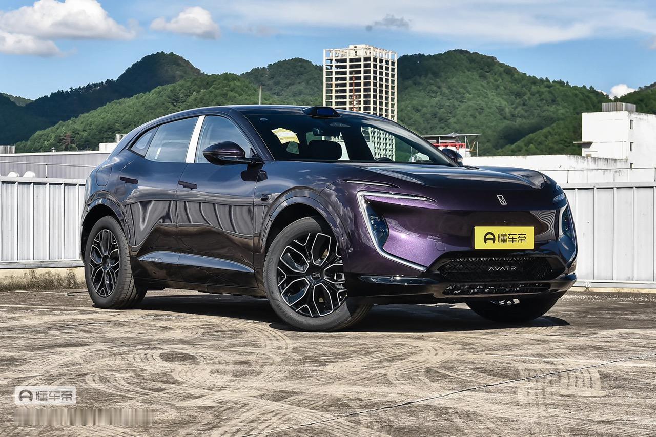 20-30万级新能源SUV里，阿维塔07系凭着增程、纯电两种动力和四个配置版本，