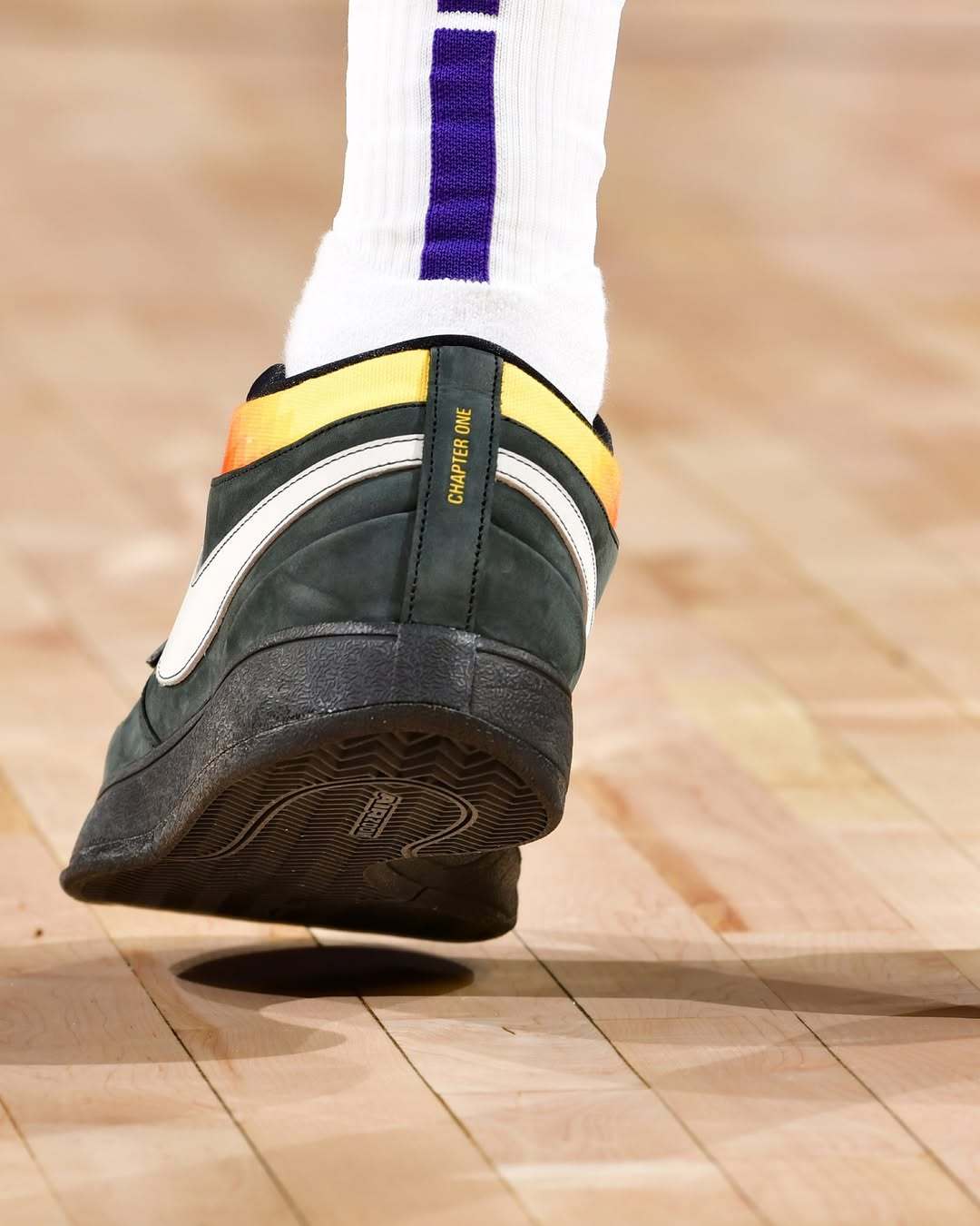 布克1这个配色好看吗？