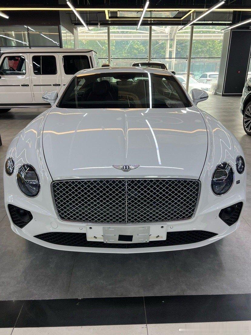 23款🇪🇺欧规宾利•欧陆GT 本家车【冰川白/板球红 】成交为主❗️现车+手