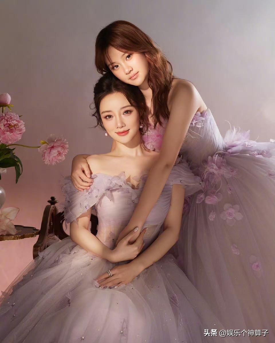 甜馨这生日过的真幸福，李小璐带女儿拍写真！
10月23日，李小璐发文为甜馨庆祝1