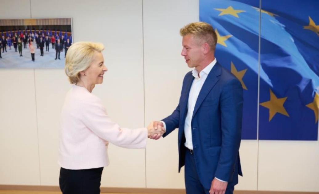 整个欧洲政坛彻底炸锅！匈牙利新任总理毛焦尔・彼得刚上任立足未稳，就甩出重磅猛料。