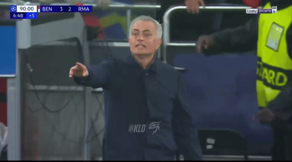 🔻穆里尼奥命令守门员上前参与任意球进攻。🔻史诗级瞬间。本菲卡4比2皇马海外新