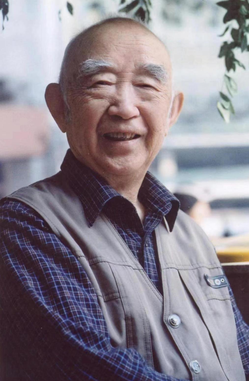 他写出几代人的红色记忆，一生执笔军旅，半部国产经典
 
陆柱国（1928年10月